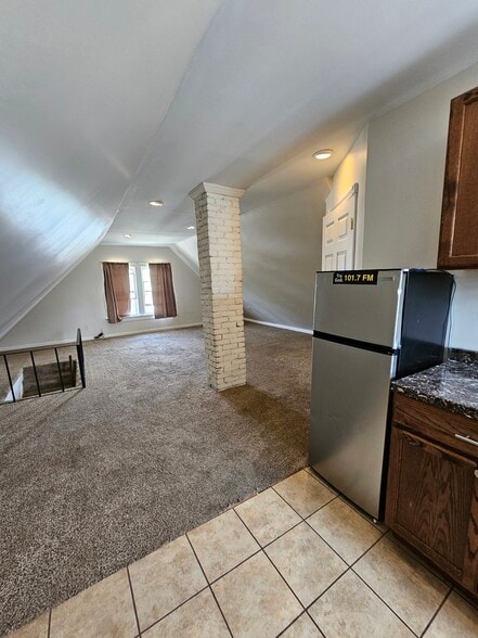 Suit Living Room/Bed - 105 Laverack Ave