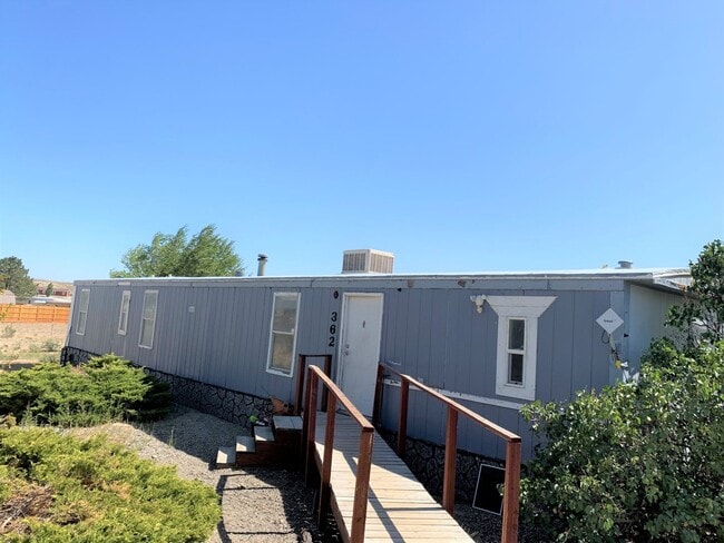 Building Photo - 3 bedroom single wide in Spring Creek