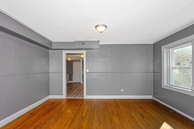 Building Photo - 3223 E 8th St