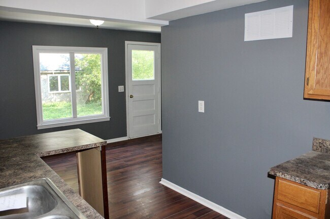 Building Photo - 3922 Herrick St