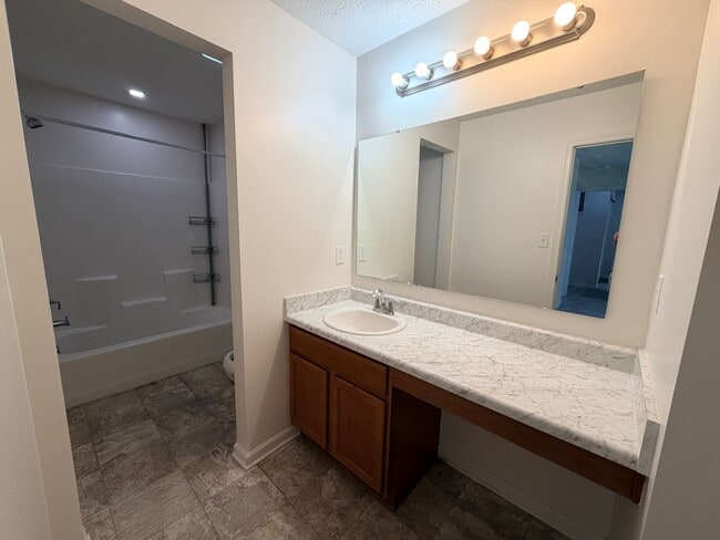 Building Photo - 1008 Balto Dr