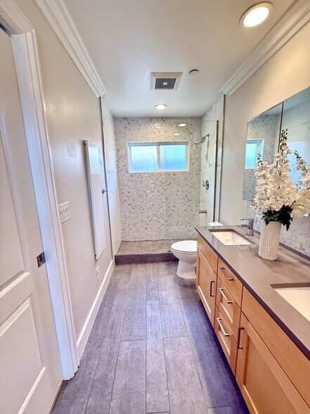 Building Photo - 10699 Larry Way