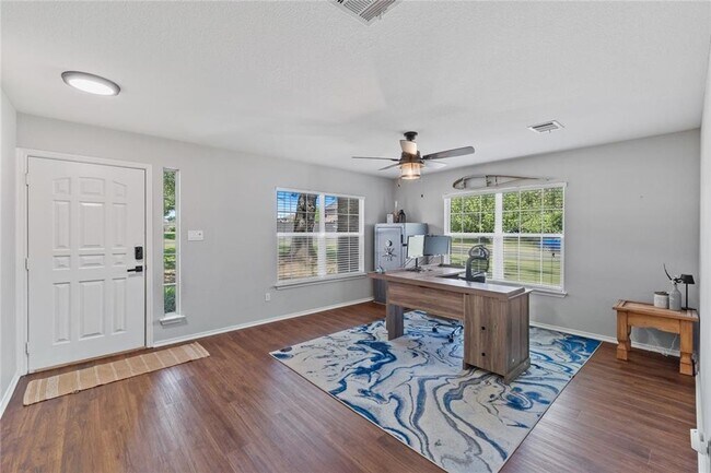 Building Photo - A Gem in Georgetown MOVE IN SPECIAL $1000.00 Deposit With Approved Credit