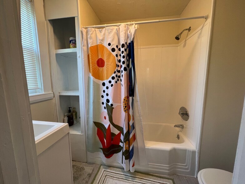 Building Photo - 26 Jefferson St