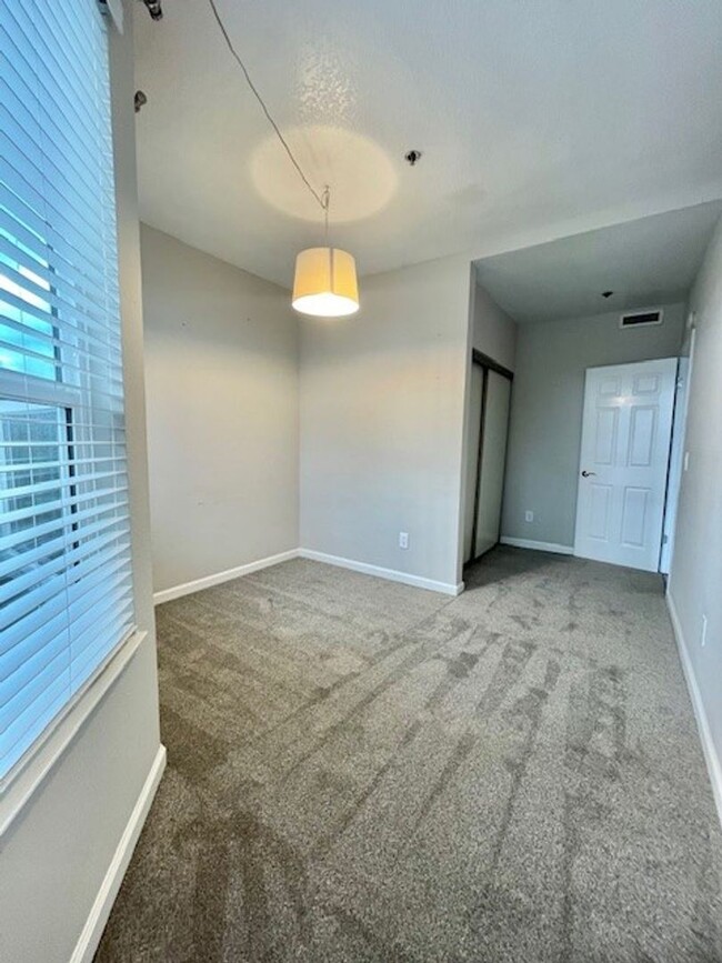 Building Photo - 2 Bedroom, 2 Bath - Second Floor, San Jose...