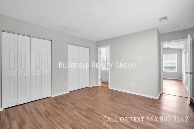 Building Photo - 111 White Willow Ct
