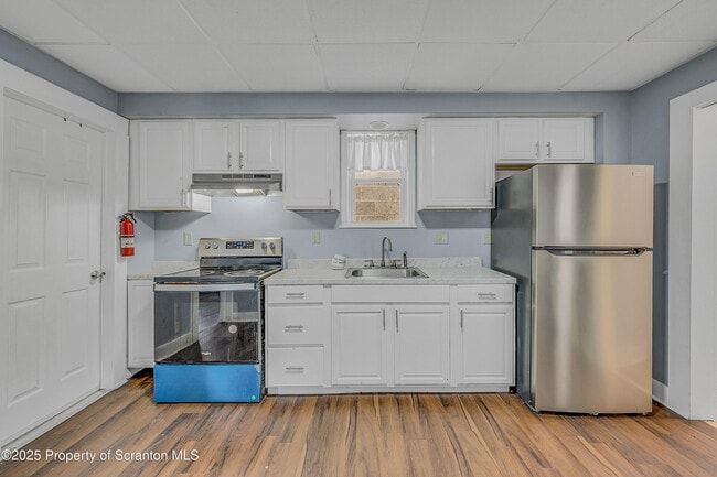 Building Photo - 7 Plum Pl