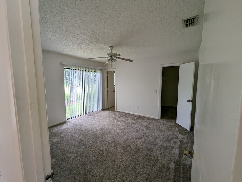 Master bedroom entrance - 3740 Giblin Dr