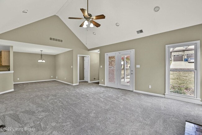 Building Photo - Super Nice Shelbyville Condo For Rent
