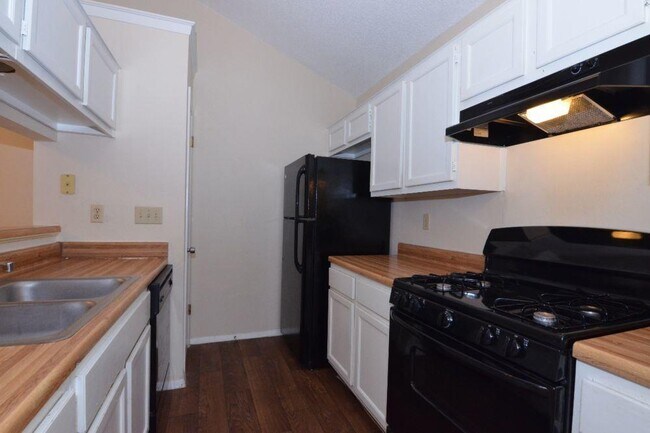 Building Photo - 12206 Alderbrook Dr