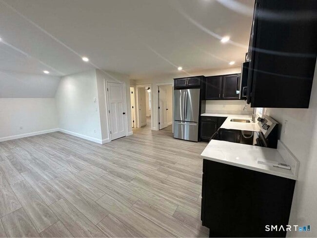 Building Photo - 309 Flanders Rd