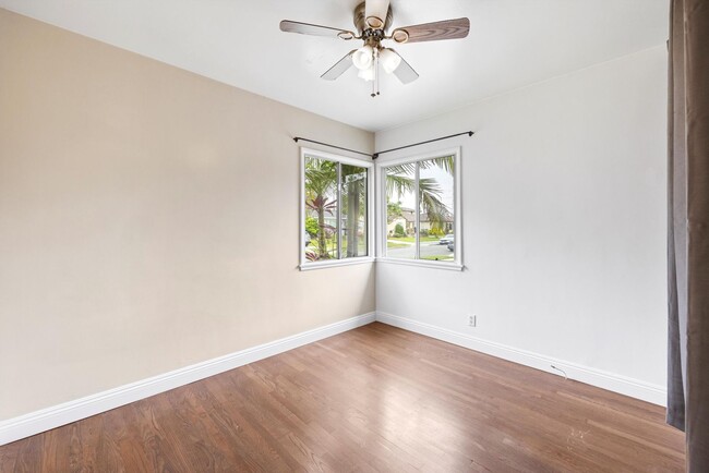 Building Photo - Beautiful Summer Home | Gorgoeus Yard | 3-...