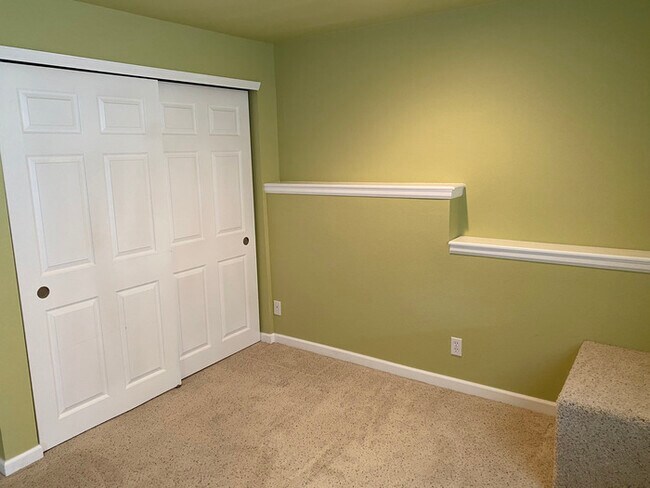 Building Photo - Immaculate home in Castle Pines North