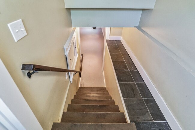 Building Photo - Utilities included!