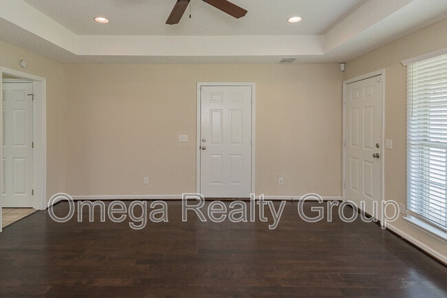 Building Photo - 13865 Roanoke Dr