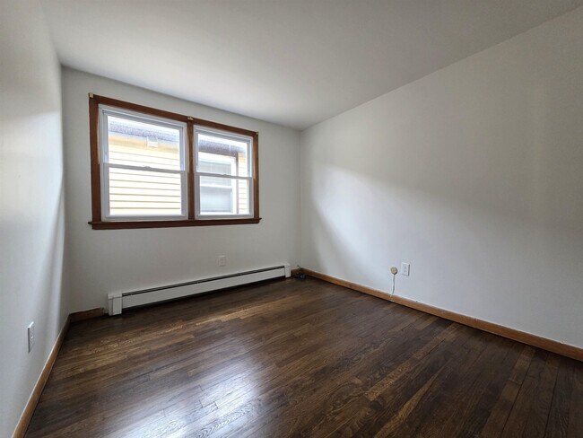 Building Photo - 195 South St