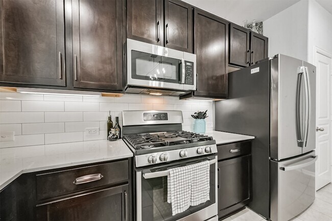 Building Photo - 10018 Chase Ct