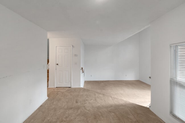 Building Photo - 2565 Terrace Trail