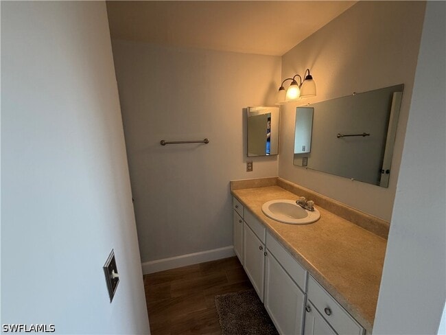 Building Photo - 937 SW 52nd St