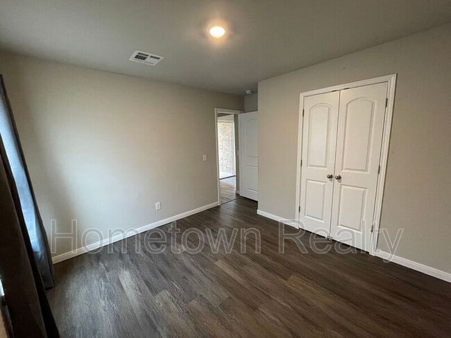 Building Photo - 1712 Vermilion Ln