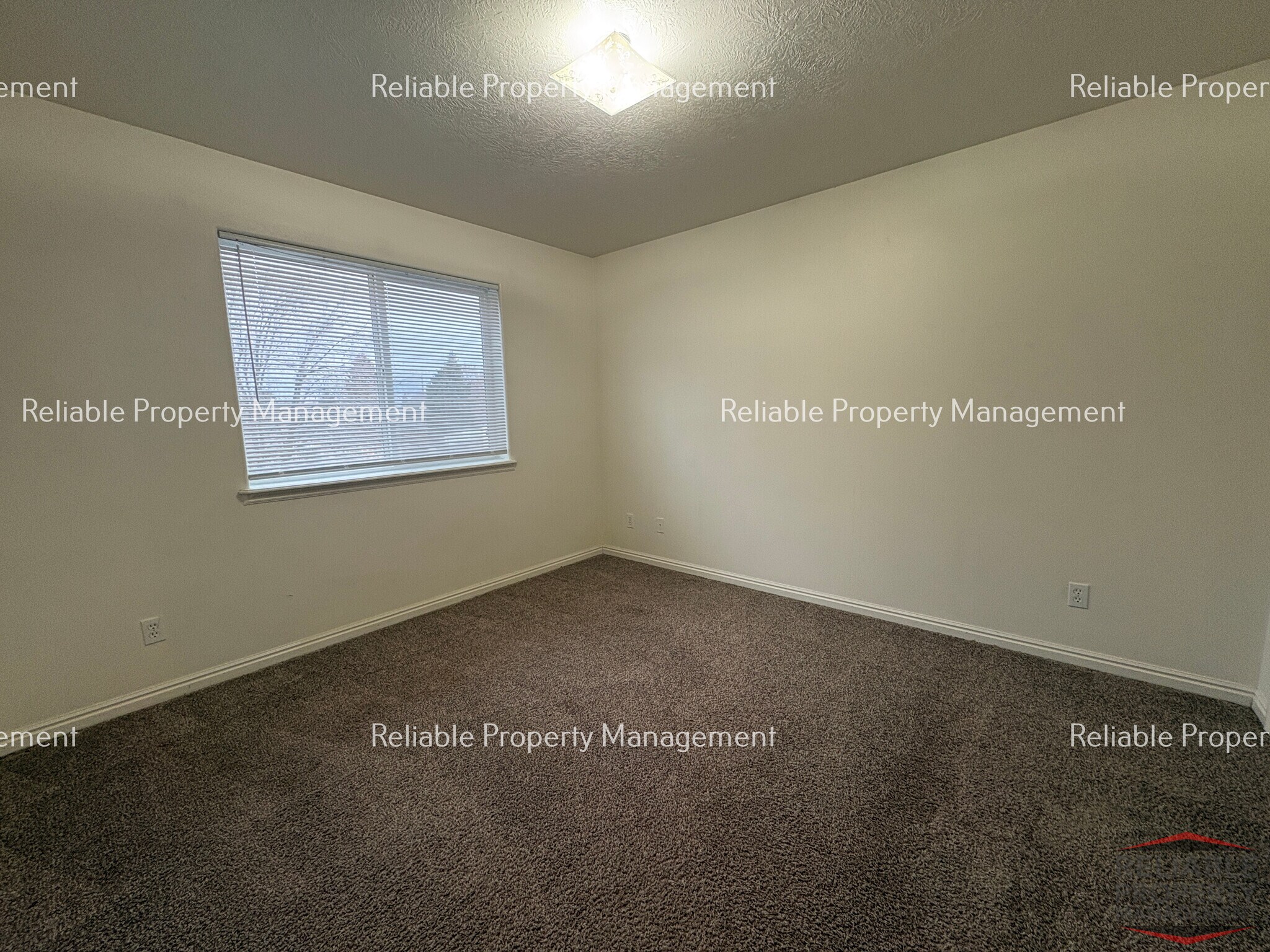 Building Photo - 620 Linden Dr