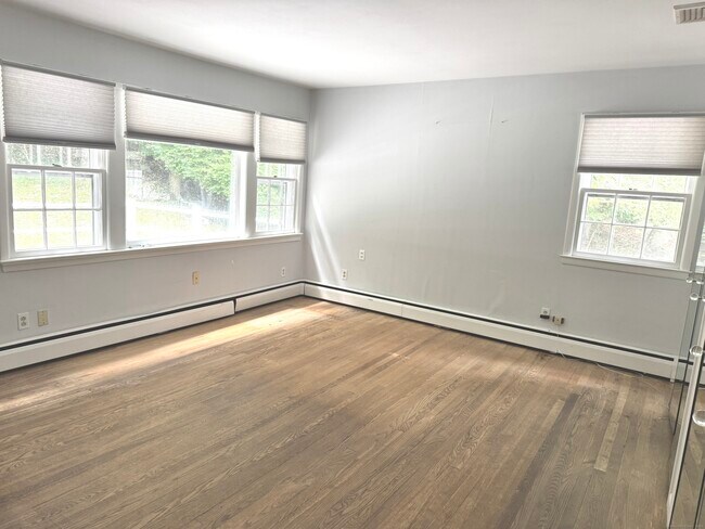 Building Photo - 6 Rivergate Woods