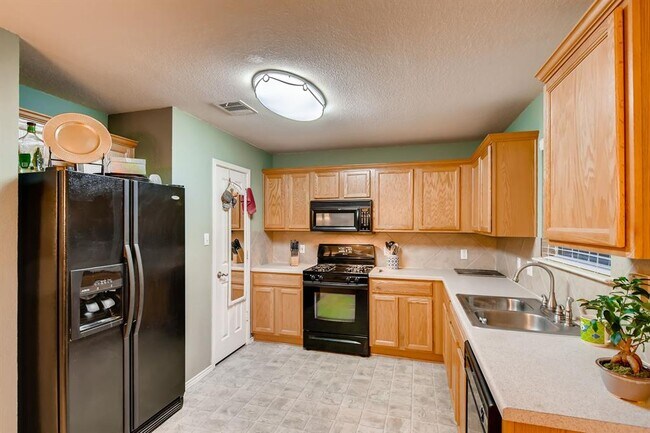 Building Photo - 504 Woodsorrel Way