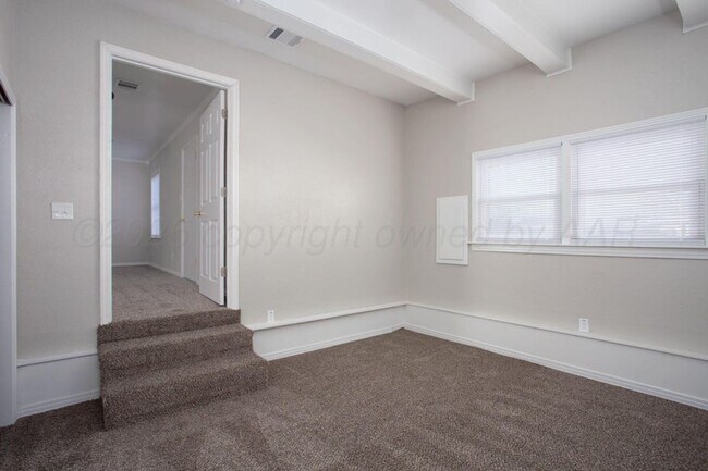 Building Photo - Cute Avondale Home