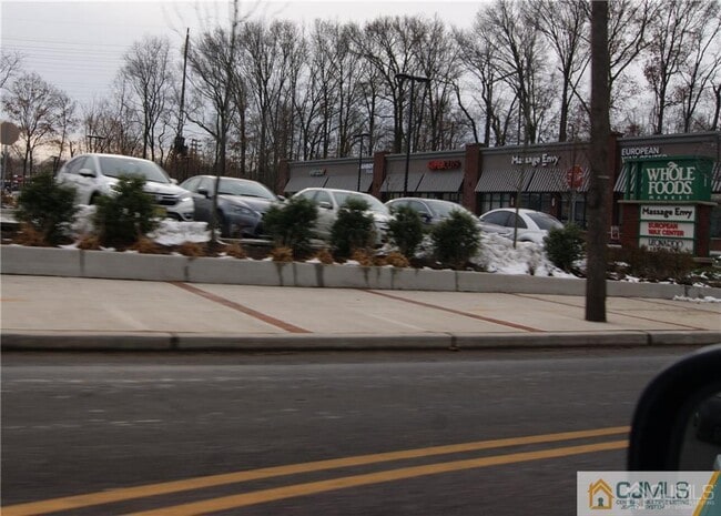 Building Photo - 203 Woodbridge Ave