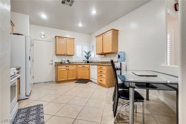 Building Photo - 7709 Island Rail Dr