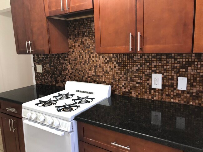 Building Photo - 7 Laidlaw Ave