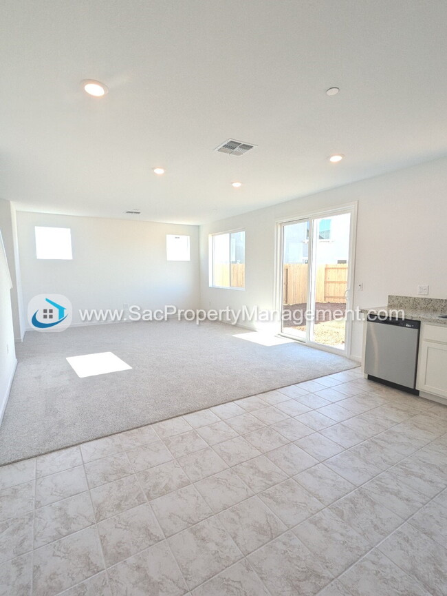 Building Photo - Brand NEW 3 Bed 2.5 Bath Single Family Hom...