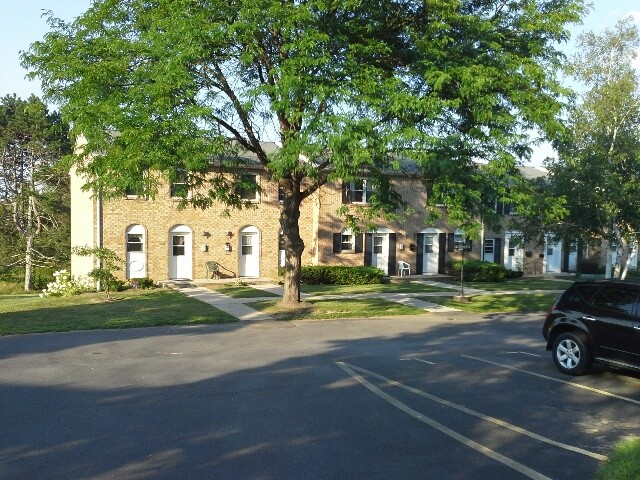 Primary Photo - Northwood Townhouses