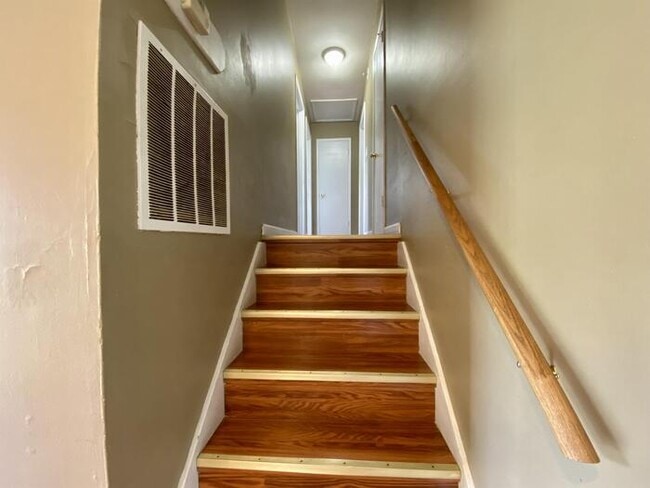 Building Photo - 3704 Timbercrest Dr NW