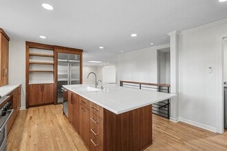 Building Photo - Beautifully Updated 4BR Home Blending Mid-Century Charm & Modern Comfort
