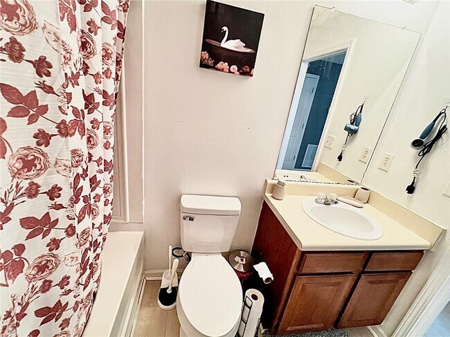 Building Photo - 8302 Fairington Village Dr