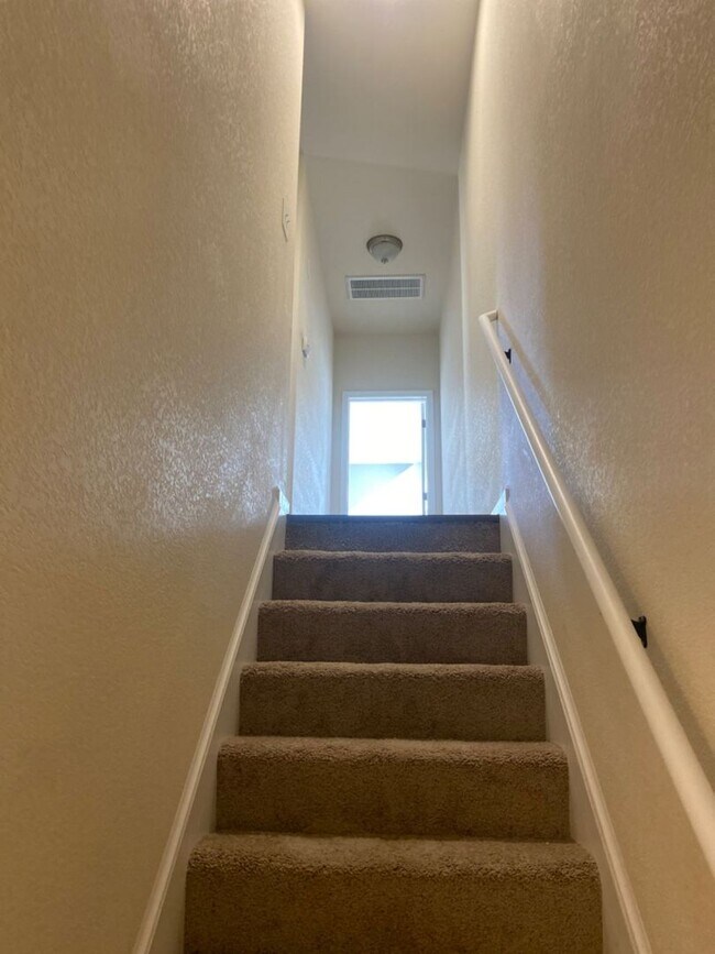 Building Photo - 5500 Muth Ct