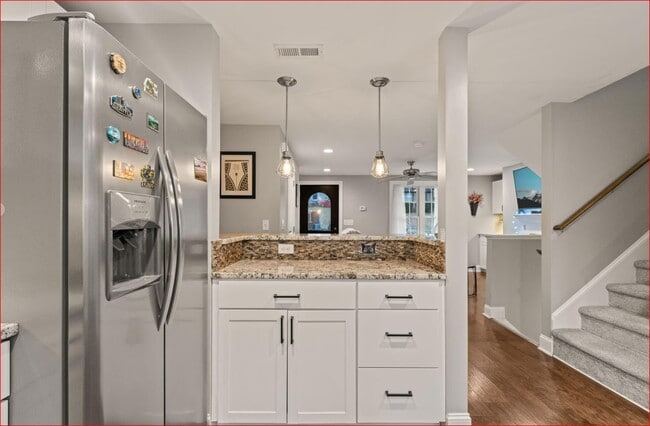 Building Photo - 7324 Shellburne Dr