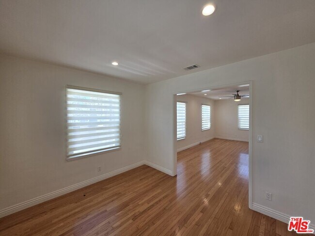 Building Photo - 102 Gaviota Ave