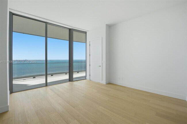 Building Photo - 175 SE 25th Rd