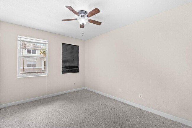 Building Photo - 2280 Shoma Dr