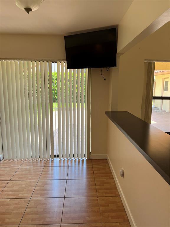 Building Photo - 8203 Saragoza Ct