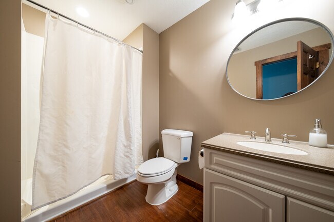 Building Photo - 15678 Duck Pond Way