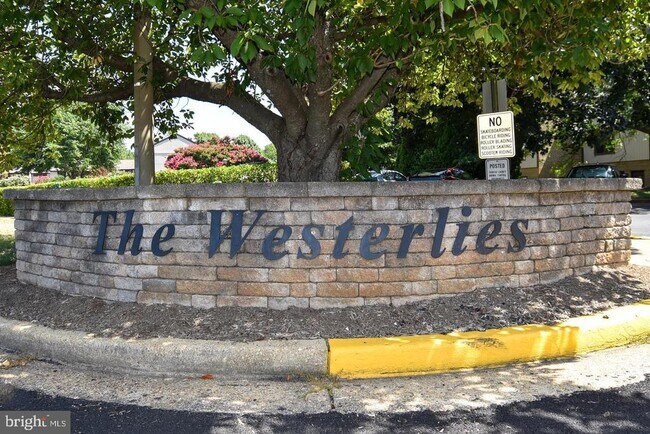 Building Photo - 1809 Westwind Way