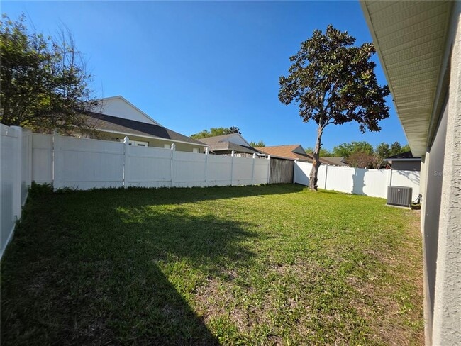 Building Photo - 730 Straw Lake Dr