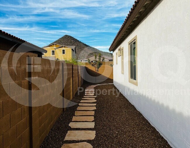 Building Photo - 12534 W Calle De Baca