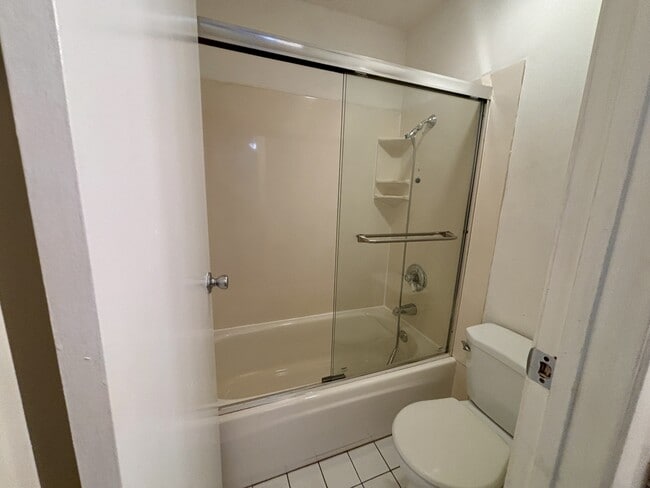 Building Photo - 1055 Mohr Ln