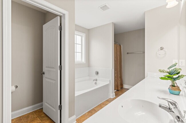 Building Photo - Slater Way