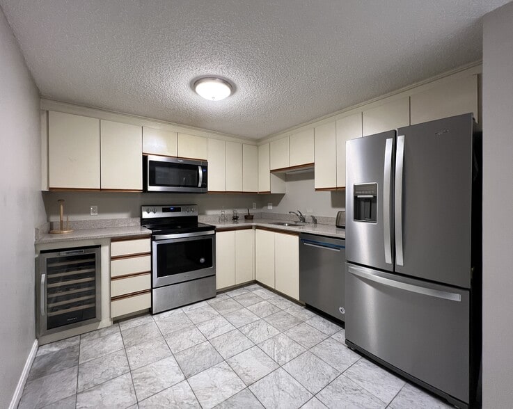 Building Photo - 30 Revere Beach Pky