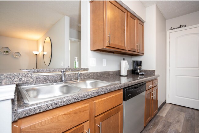 Building Photo - Ask us about our AMAZING LOOK & LEASE SPECIALS! Move in by the end of August- Limited time offer!